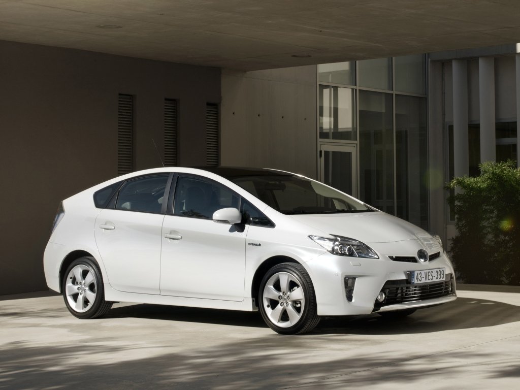 Toyota Prius, 2011 - 2015, III Рестайлинг (XW30), лифтбек: купить, технические характеристики, отзывы и объявления