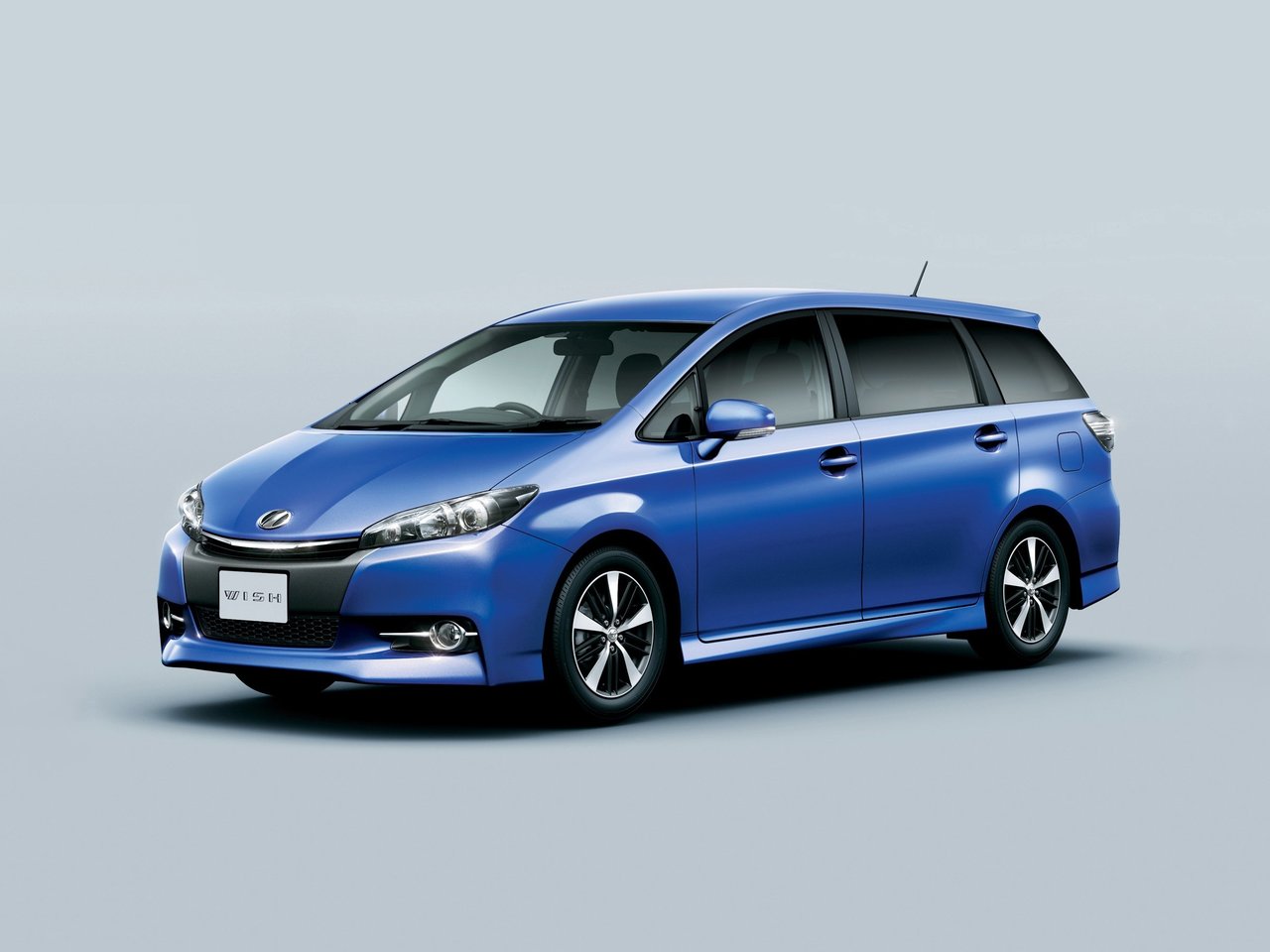 Toyota Wish, 2012 - 2017, II Рестайлинг, минивэн: купить, технические характеристики, отзывы и объявления
