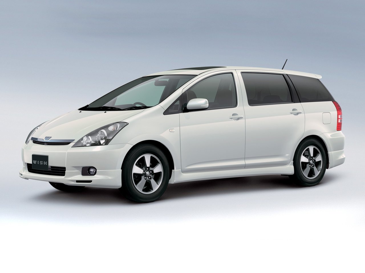 Toyota Wish, 2003 - 2005, I, компактвэн: купить, технические характеристики, отзывы и объявления